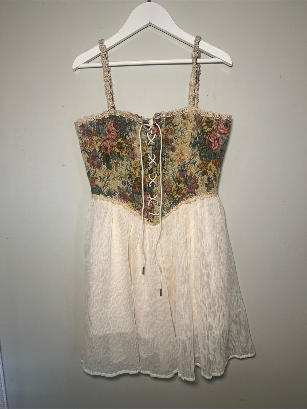 Cider Floral Lace-Up Corset Top with Cream Skirt